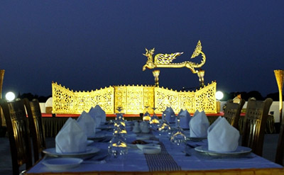 Roof-top dinning with temple view, cultural show