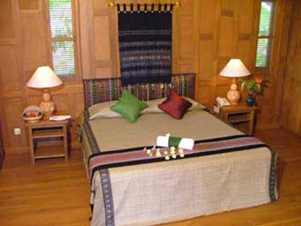 Deluxe cottage bed