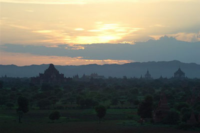 Sunset view from Pyatthad Gyi Pagoda, Bagan