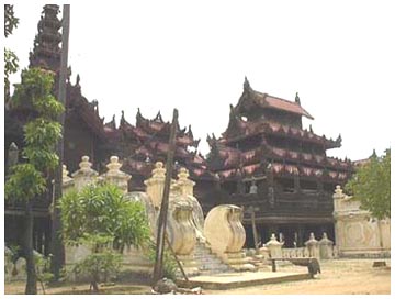 Shwe Kyaung monastery
