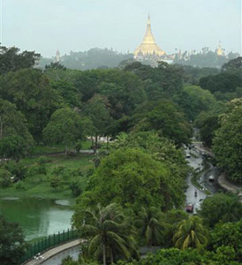 An evening in Yangon - May 2007