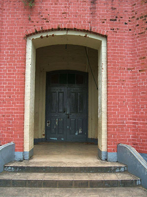 An entrance door to the Chtholic Church