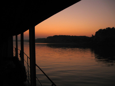 The boat leaves Nyaung U jetty just before the sun rise